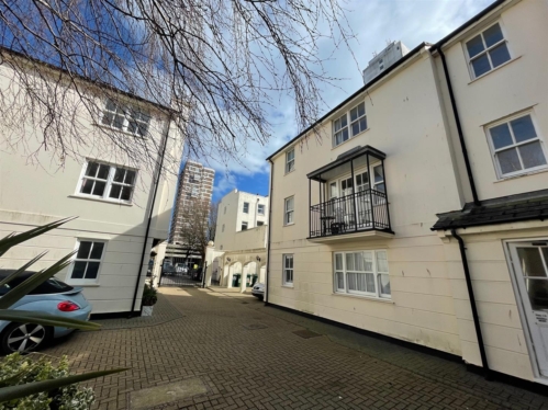 Russell Mews, Brighton