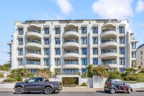 Warnes, Steyne Gardens